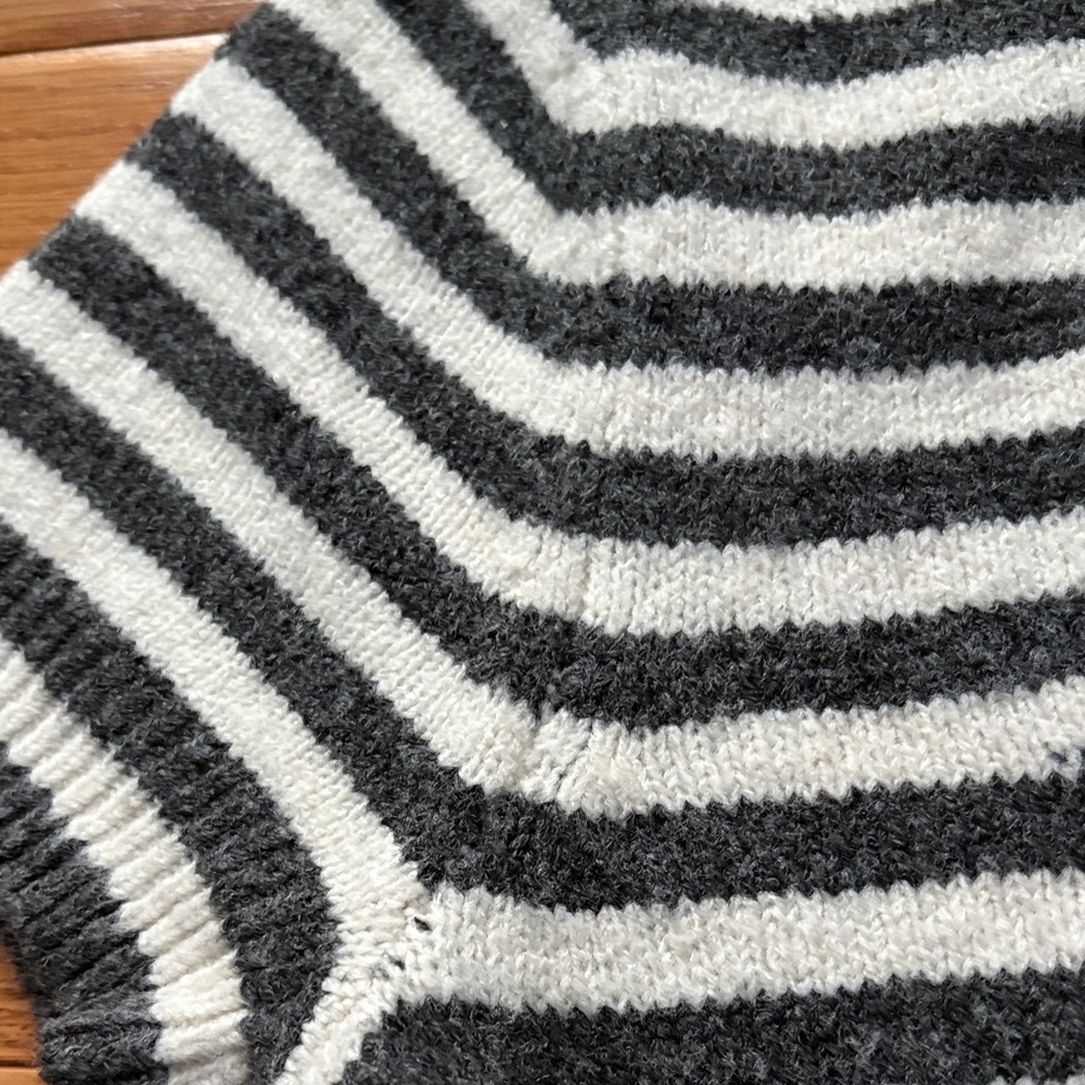 Freshman Striped Star Sweater in cream and Gray with navy star - Picture 5 of 7
